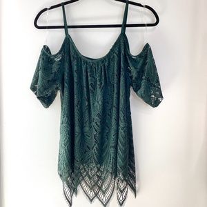 NWT Francesca’s Boutique Lace Top in Size Medium